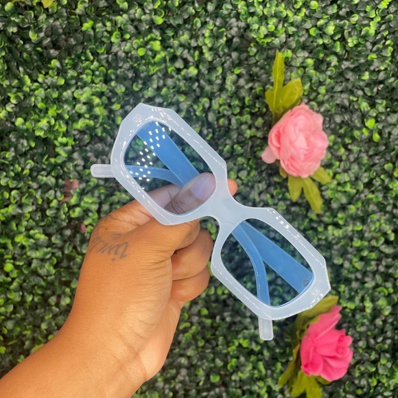 Reloaded frames - Picture 4 of 8